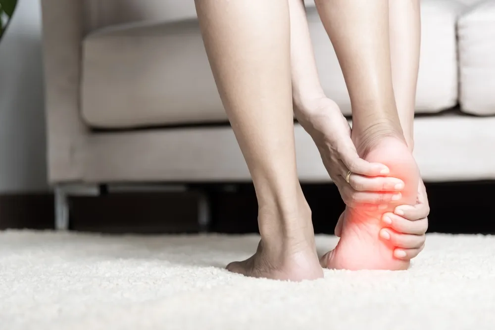 Heel Pain When Stretching: Causes and Treatments - Custom Orthotics Blog -  Upstep