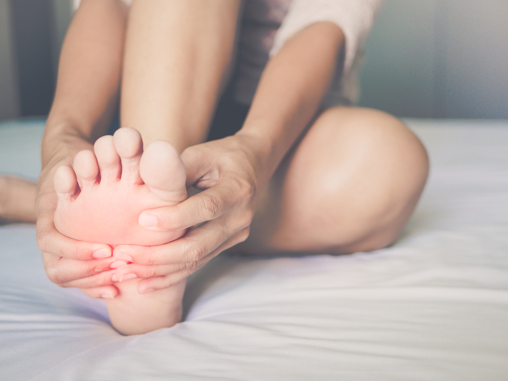 What Causes Middle Foot Pain and How to Get Rid of It