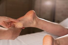 How to Relieve Plantar Fasciitis Pain Using Pressure Points