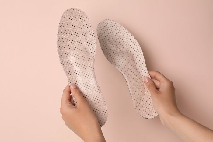 Should You Wear Arch Support? (The TRUTH Behind Orthotics) – Squat