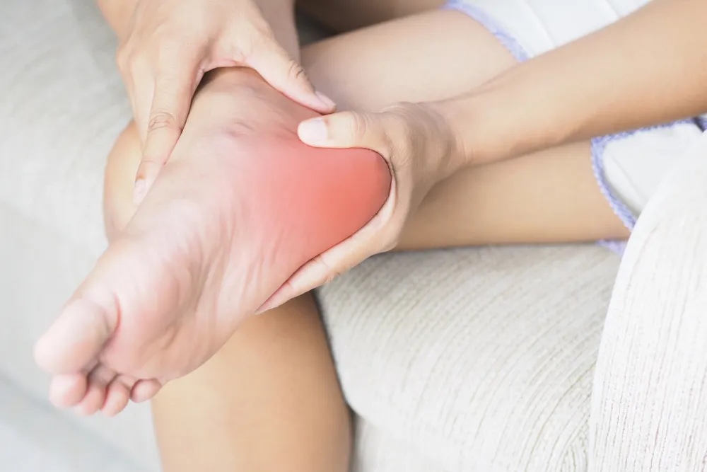 Why Do Your Heels Hurt? - Custom Orthotics Blog - Upstep